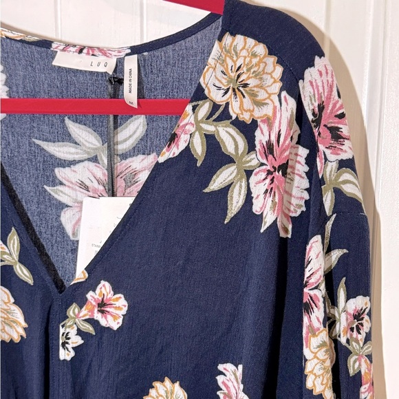LUQ - Floral Tie Front Top - Picture 5 of 9